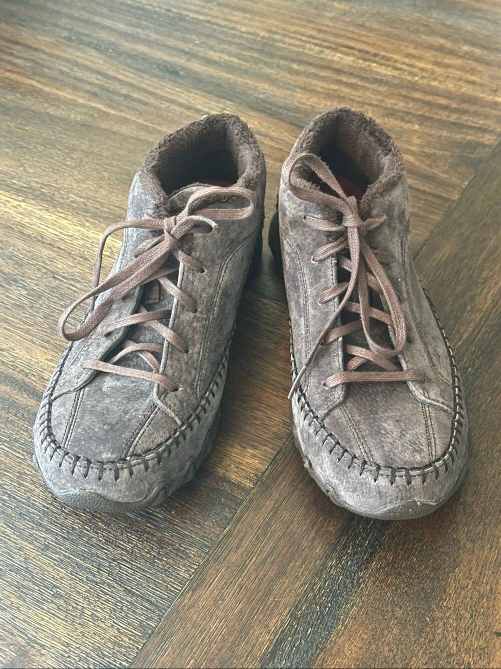 Womens Skechers chukka boot